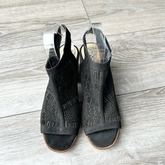 Vince Camuto Keannie Leather Open toe Stacked Block Heel Sandal - Picture 3 of 13